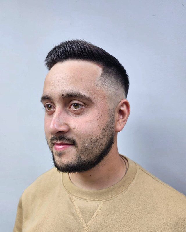 Работа мастера Мужская парикмахерская Rock BarberShop