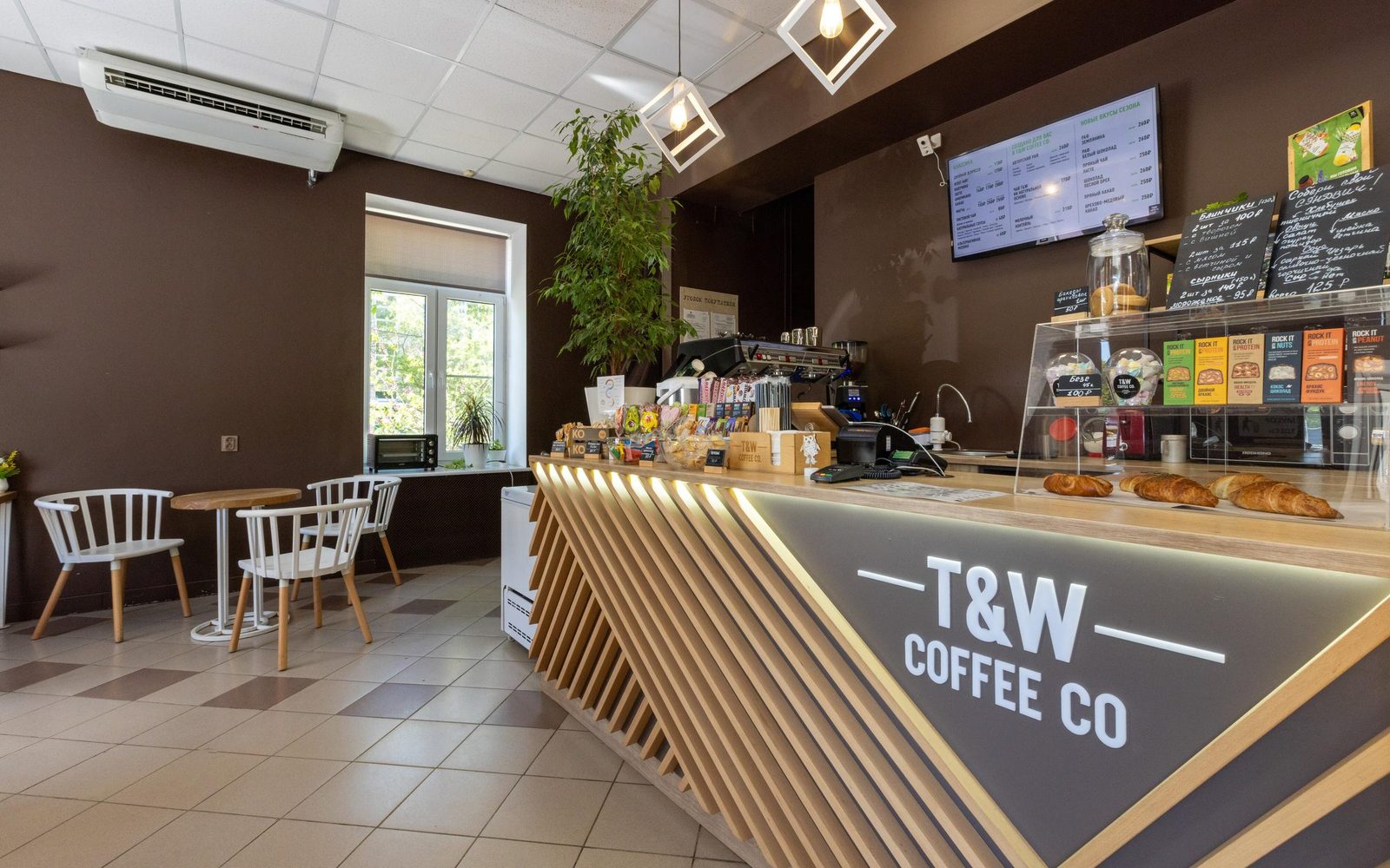 Интерьер кофейни Кофейня Take and Wake Coffee Co